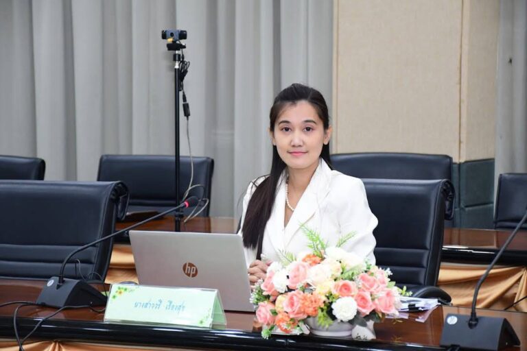 การนำเสนอวิสัยทัศน์และแนวทางการบริหาร ของผู้เข้ารับการสรรหาเพื่อดำรงตำแหน่งคณบดีคณะมนุษยศาสตร์และสังคมศาสตร์