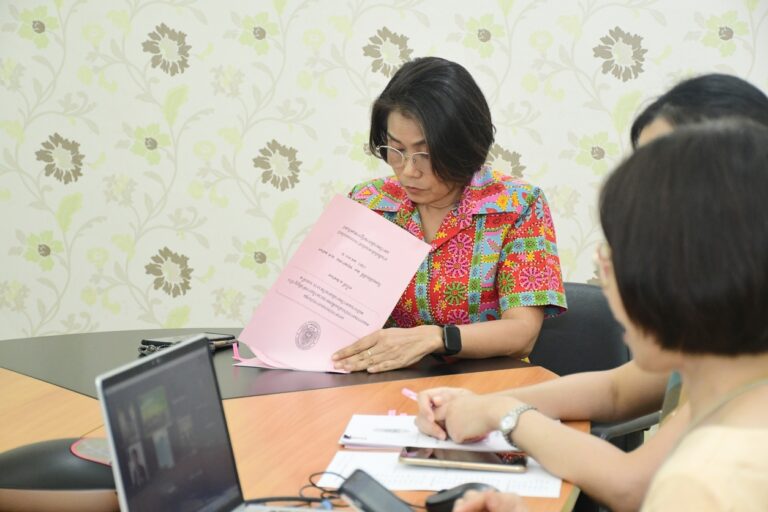 การประชุมคณะกรรมการประเมินเพื่อขยายเวลาในการทำสัญญาจ้างพนักงานมหาวิทยาลัยสายวิชาการ ระยะที่ 2 ครั้งที่ 1/2567