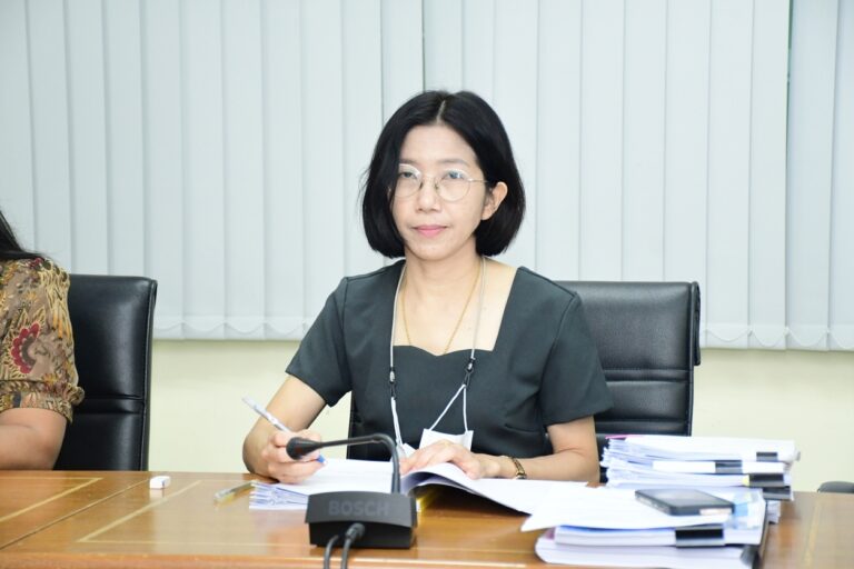 การประชุมคณะกรรมการประเมินระหว่างสัญญาจ้าง เพื่อต่อสัญญาจ้างพนักงานมหาวิทยาลัยสายสนับสนุน สังกัดสำนักงานอธิการบดี