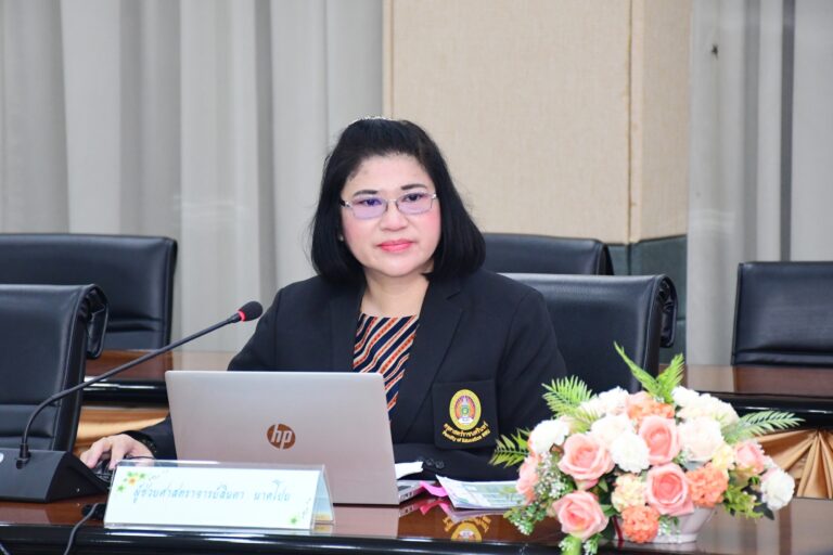 การนำเสนอวิสัยทัศน์และแนวทางการบริหาร ของผู้เข้ารับการสรรหาเพื่อดำรงตำแหน่งคณบดีคณะครุศาสตร์
