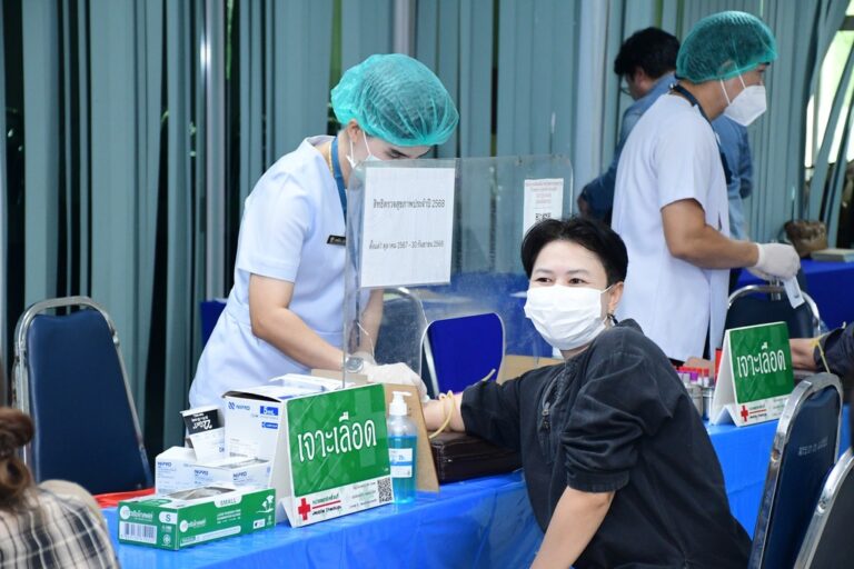 มหาวิทยาลัยราชภัฏราชนครินทร์ร่วมกับโรงพยาบาลทหารผ่านศึก จัดให้บริการตรวจสุขภาพประจำปีสำหรับบุคลากร