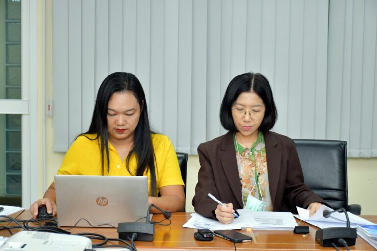 การประชุมคณะกรรมการประเมินระหว่างสัญญาจ้าง เพื่อต่อสัญญาจ้างพนักงานมหาวิทยาลัยสายสนับสนุน สังกัดสำนักงานอธิการบดี (หน่วยงานคลัง)